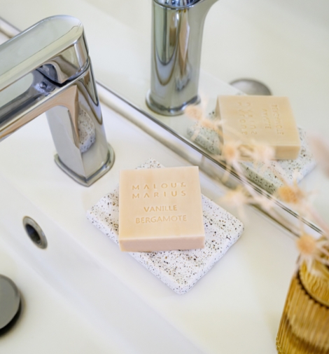 Natural Solid Body Soap / Sweet Almond Oil - Bergamot