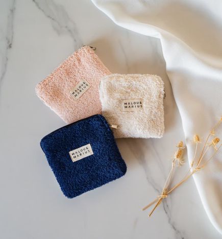 Waterproof Solid Soaps Toiletry Bag in Sponge /  Ideal to Travel